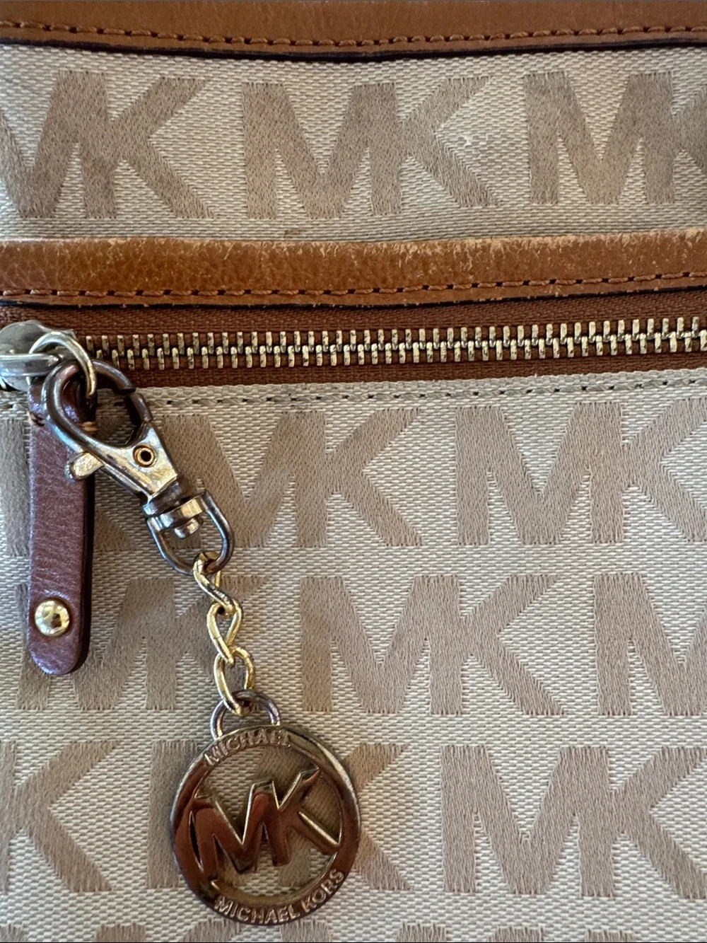 Michael Kors compact michael